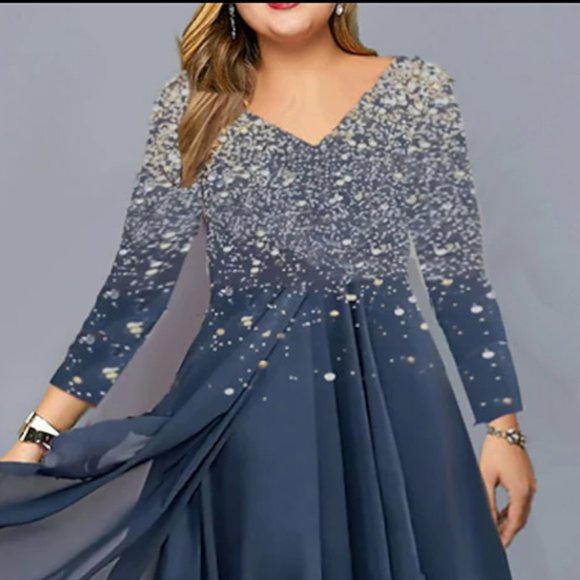 Sky Blue plus size midi dress - Picture 3 of 3